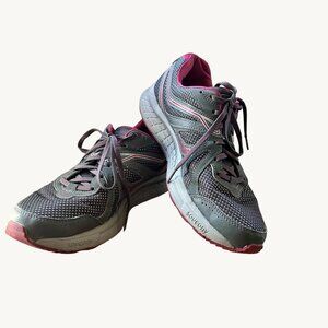 Saucony Size 10W Grey Pink Cohesion 11 S10433-3 Athletic Running Shoes Sneakers